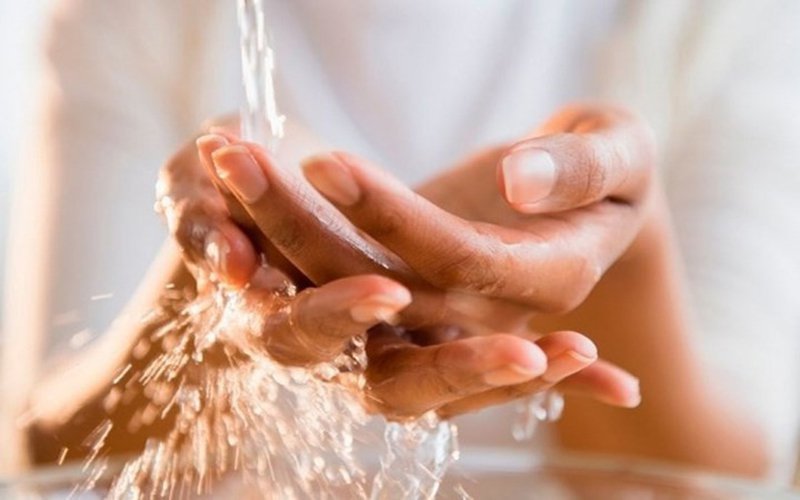 Rửa tay diệt khuẩn với các sản phẩm chuyên dụng chăm sóc da tay